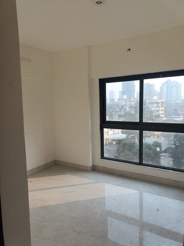 Room in 2 BHK Apartment at Man Shilpa Terraces, Bandra West – for Rent