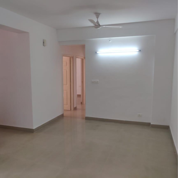 Room in 2.5 BHK Apartment at Supertech Crown Town, Sector 74 – for Rent