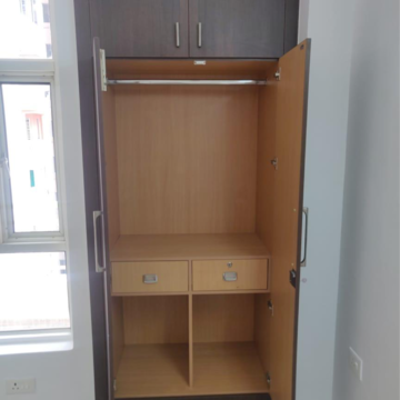Furnished Amenities in 2.5 BHK Apartment at Supertech Crown Town, Sector 74 – for Rent