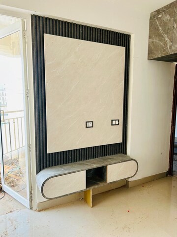 Room in 2 BHK Apartment at Pyramid Elite, Sector 86 – for Rent