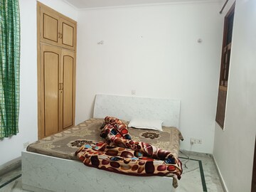 Bedroom in 3 BHK Builder Floor at Ardee City, Sector 52 – for Rent