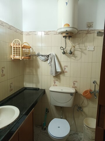 Bathroom in 3 BHK Builder Floor at Ardee City, Sector 52 – for Rent
