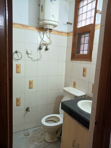 Bathroom in 3 BHK Builder Floor at Ardee City, Sector 52 – for Rent