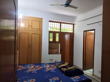 Room in 3 BHK Builder Floor at Ardee City, Sector 52 – for Rent