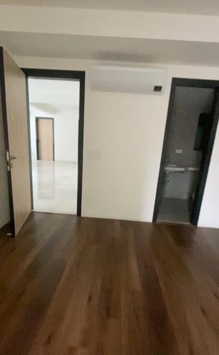 Room, defence colony 3 Bedroom 224 Sq.Yd. Independent House In Defence Colony Delhi 8079537