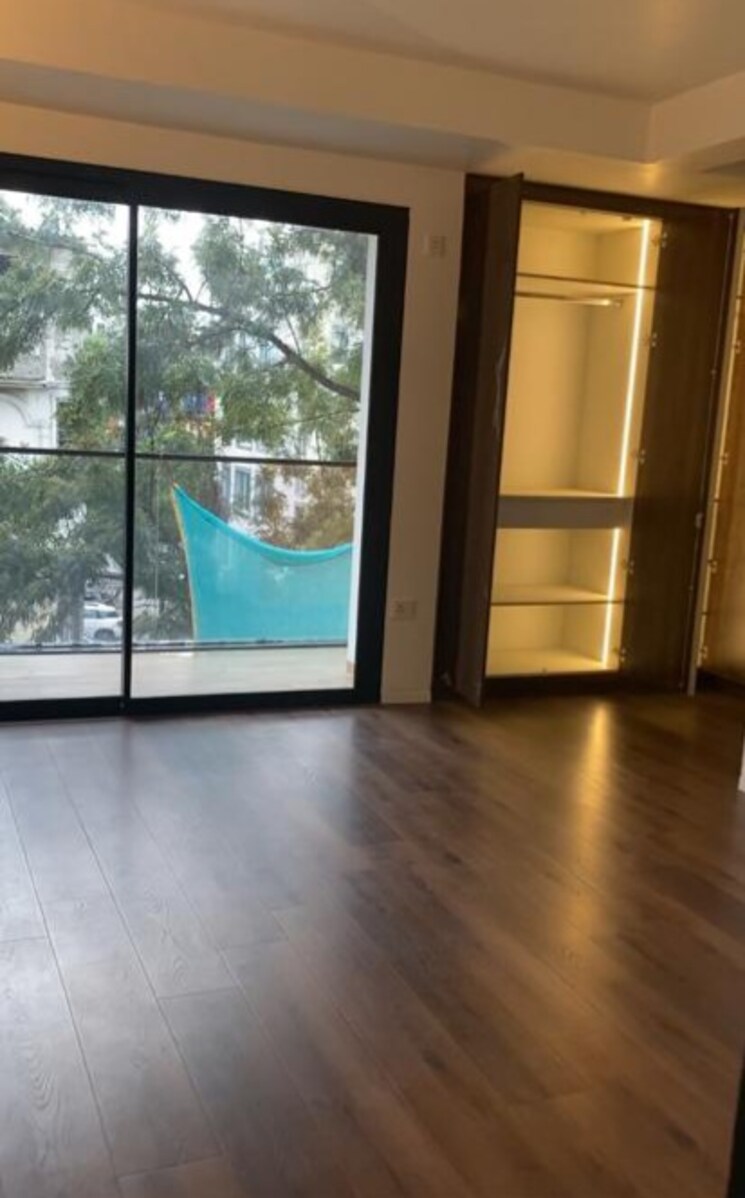 Room, defence colony 3 Bedroom 224 Sq.Yd. Independent House In Defence Colony Delhi 8079537