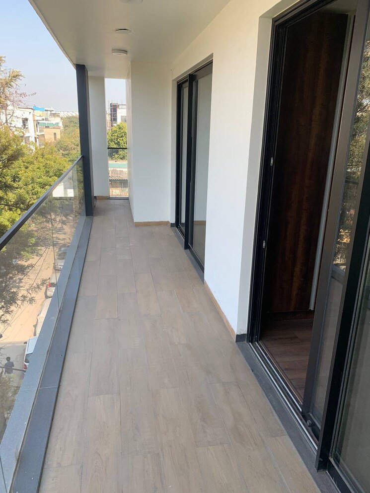Balcony, defence colony 3 Bedroom 224 Sq.Yd. Independent House In Defence Colony Delhi 8079537