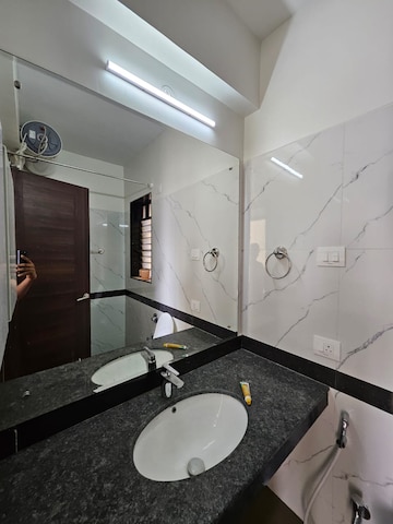 Attached Bathroom in 2 BHK Apartment at K Raheja Raheja Residency, Malad East – for Rent