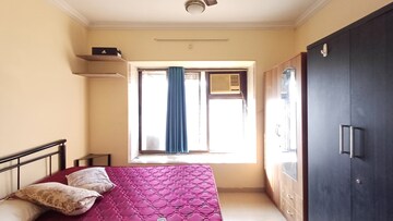 Bedroom in 2 BHK Apartment at Chembur – for Rent