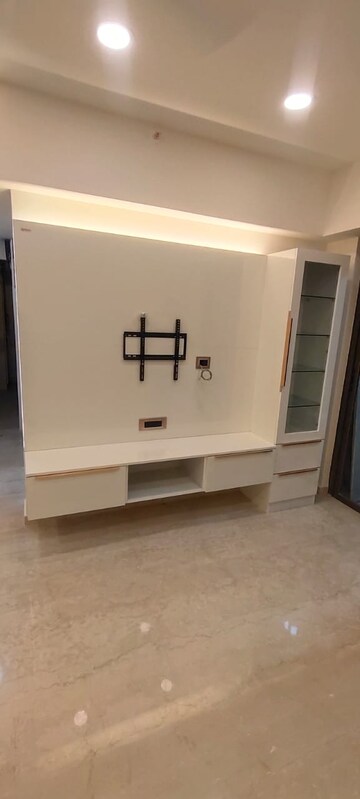 Room in 2 BHK Apartment at Kanakia Silicon Valley, Powai – for Rent