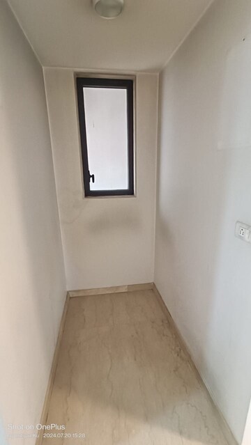Room in 2 BHK Apartment at Dosti Eastern Bay, Wadala – for Rent
