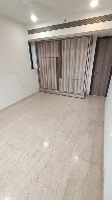 Room in 2 BHK Apartment at Dosti Eastern Bay, Wadala – for Rent