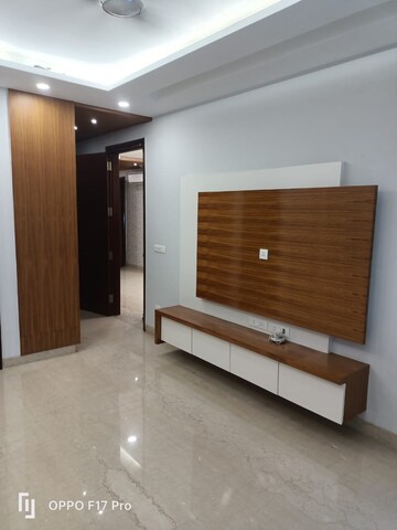Room in 3 BHK Builder Floor at Ansal Sushant Lok I, Sector 43 – for Rent