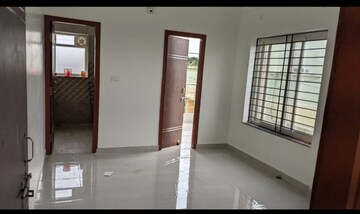Room in 3 BHK Apartment at Morabadi – for Rent