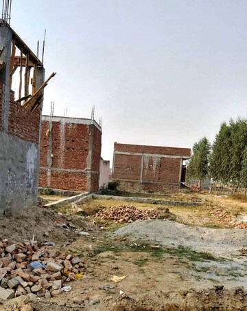  Plot – Exterior View View at Noida Expressway - for Sale