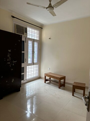 Living Room in 3 BHK Builder Floor at Sector 57 – for Rent