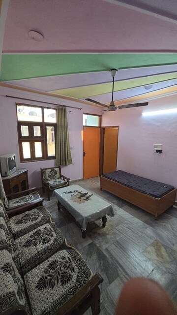 2 BHK Builder Floor For Rent in Rohini Sector 7