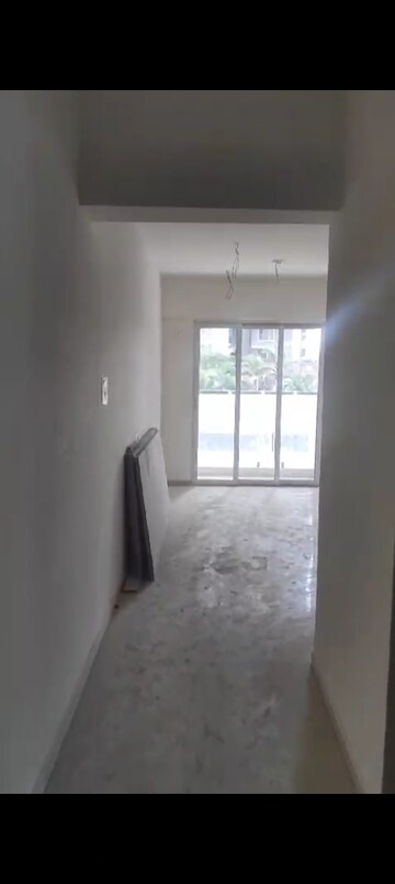 Room in 2.5 BHK Apartment at Goregaon West – for Rent