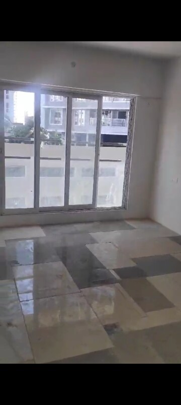 Room in 2.5 BHK Apartment at Goregaon West – for Rent