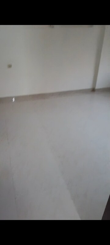 Room in 2 BHK Apartment at Bhoomi Classic, Malad West – for Rent