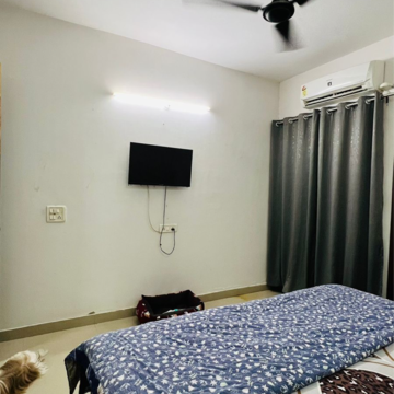 Bedroom in 2 BHK Builder Floor at Vip Road – for Rent