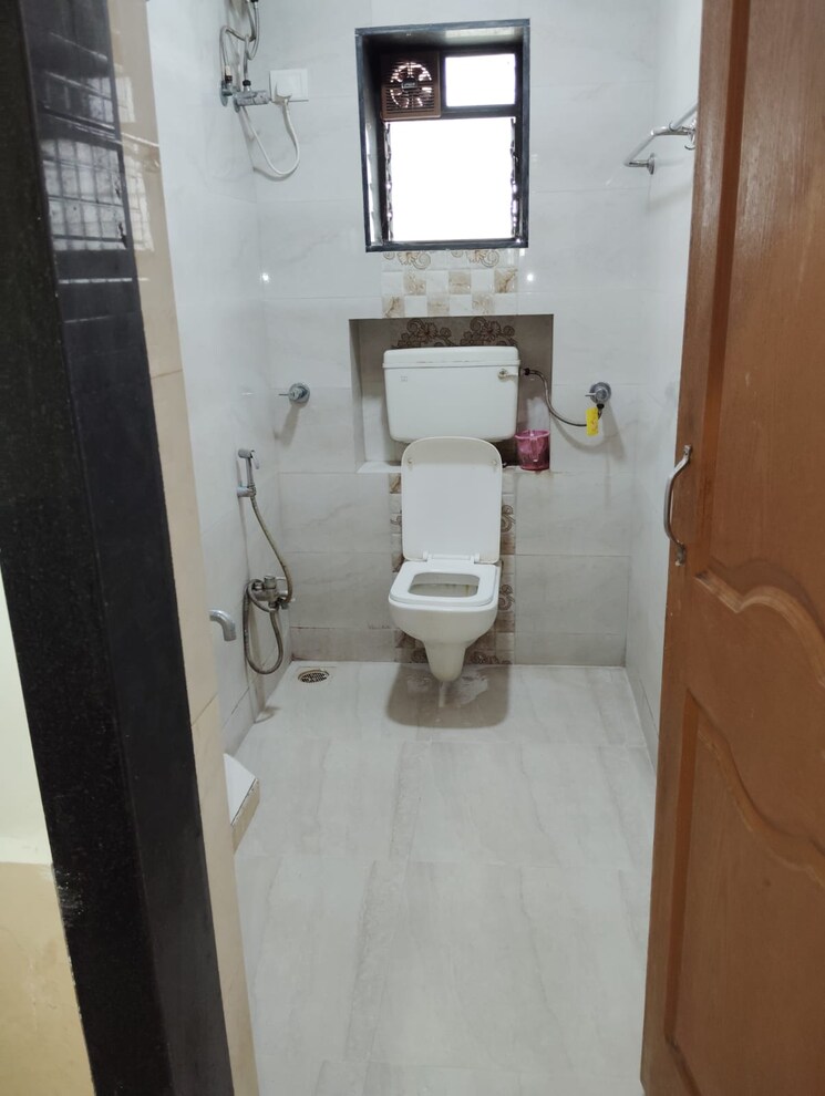 Bathroom, rizvi-cedar 2 Bedroom 1020 Sq.Ft. Apartment In Malad East Mumbai 8079784