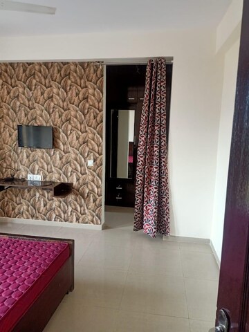 Furnished Amenities in 3 BHK Apartment at Omaxe R2, Gomti Nagar – for Rent