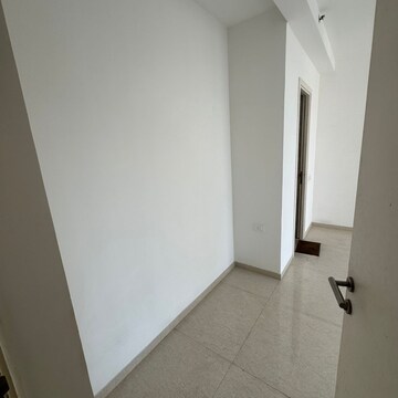 Room in 2 BHK Apartment at Hiranandani Estate Flamingo, Hiranandani Estate – for Sale