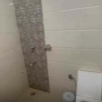 Bathroom in 1 BHK Builder Floor at Lajpat Nagar ii – for Rent