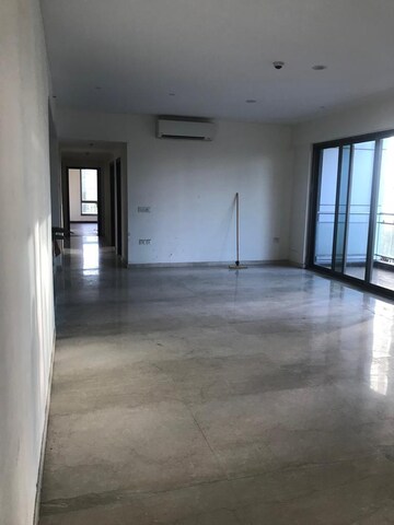Room in 3.5 BHK Apartment at Tata Primanti Phase 2, Sector 72 – for Sale
