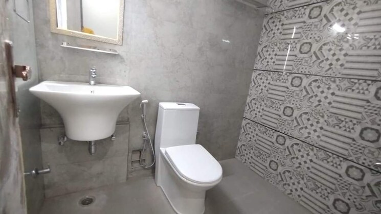 Bathroom, sector 45 1 Bedroom 725 Sq.Ft. Builder Floor In Sector 45 Gurgaon 8080077