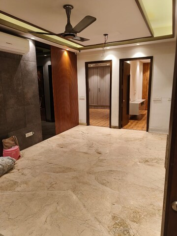 Room in 3 BHK Builder Floor at Ansal Sushant Lok I, Sector 43 – for Rent