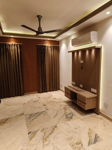 Living Room in 3 BHK Builder Floor at Ansal Sushant Lok I, Sector 43 – for Rent