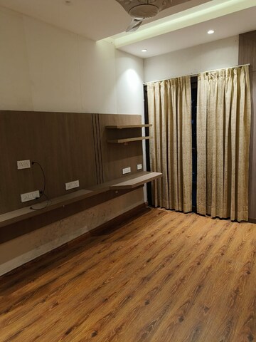 Room in 3 BHK Builder Floor at Ansal Sushant Lok I, Sector 43 – for Rent
