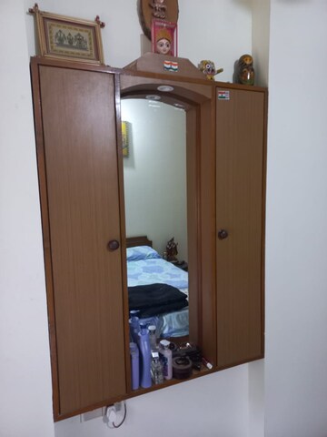 Furnished Amenities in 2 BHK Apartment at Orchid Residency, Govandi East – for Rent