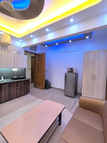 Living Room in 1 BHK Builder Floor at Ansal Sushant Lok I, Sector 43 – for Rent