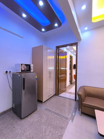 Living Room in 1 BHK Builder Floor at Ansal Sushant Lok I, Sector 43 – for Rent