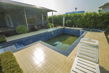 1 RK Villa For Sale in SS Sainik Farms, Sector 150