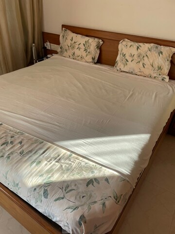 Bedroom in 2 BHK Apartment at Bandra West – for Rent