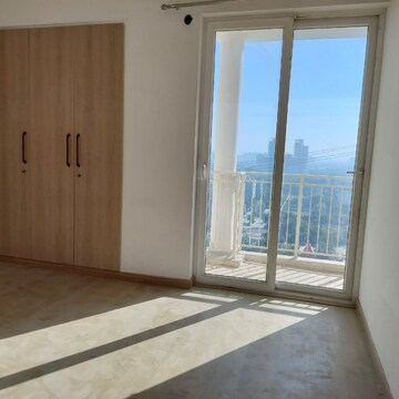 Room in 3 BHK Apartment at Emaar Gurgaon Greens, Sector 102 – for Rent