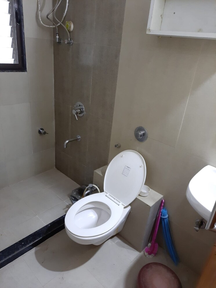 Bathroom, raunak-park-view 2 Bedroom 700 Sq.Ft. Apartment In Ghodbunder Road Thane 8080137