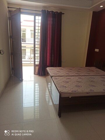 Bedroom in 2 BHK Builder Floor at Sector 27 – for Rent