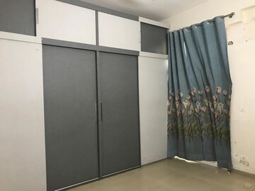 Room in 2 BHK Apartment at Geotech Pristine Avenue, Sector 16c Greater Noida – for Rent