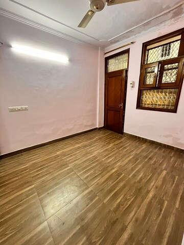 Room in 2 BHK Builder Floor at Malviya Nagar – for Rent