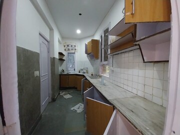Kitchen in 2 BHK Apartment at DLF Silver Oaks, Sector 26 – for Rent