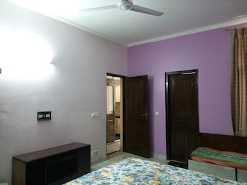 Bedroom in 2 BHK Builder Floor at Sector 26a – for Rent
