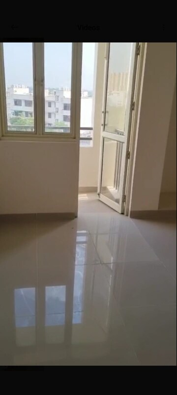 Room in 2 BHK Apartment at Wave Executive Floors, Wave City – for Rent