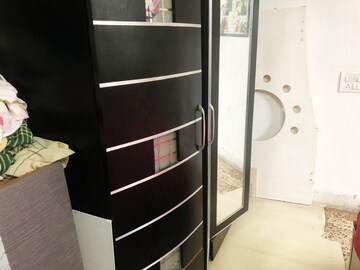 Furnished Amenities in 2 BHK Apartment at Anant Anurag CHS, Juhu – for Rent