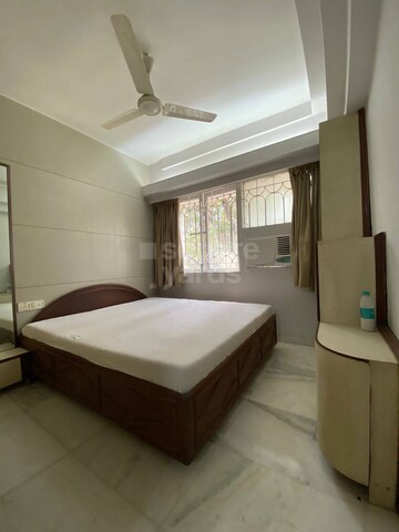 Bedroom in 3 BHK Apartment at Khar West – for Rent