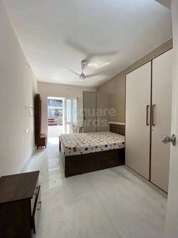 Bedroom in 3 BHK Apartment at Khar West – for Rent